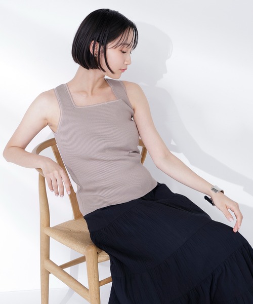 NATURAL BEAUTY BASIC（ナチュラルビューティーベーシック）の「◇前後2wayニットタンク（タンクトップ・レディース・オフホワイト/ブラウン/ブラック・FREE）」の3枚目の写真