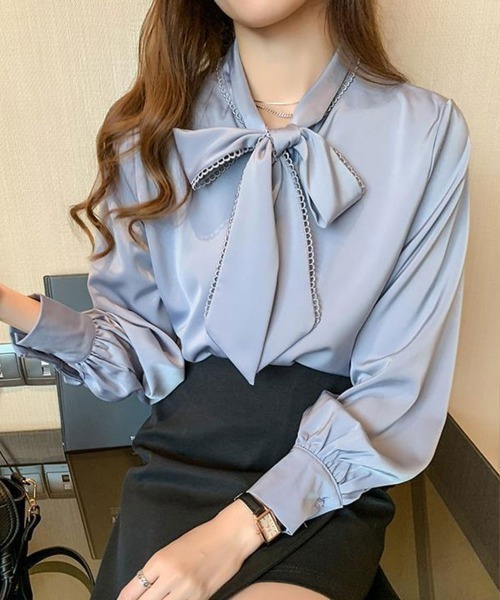 SallyLunn(サリーラン)の「スカラップ リボンボウタイブラウス(シャツ/ブラウス・レディース・ホワイト/ブルー・LARGE/MEDIUM)」の6枚目の写真