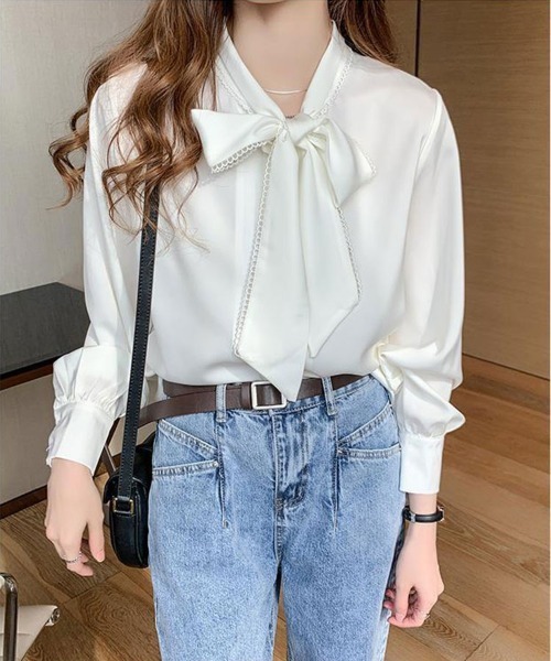 SallyLunn(サリーラン)の「スカラップ リボンボウタイブラウス(シャツ/ブラウス・レディース・ホワイト/ブルー・LARGE/MEDIUM)」の4枚目の写真
