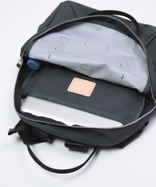 STANDARD SUPPLY（スタンダードサプライ）の「[ STANDARD SUPPLY ] SIMPLICITY WALLABY / ワラビー（バックパック/リュック・レディース・ベージュ/ブラック/チャコールアッシュ・FREE）」の4枚目の写真