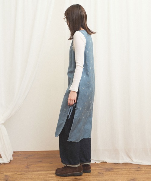 fig Ｌondon（フィグロンドン）の「Buttercup apron dress（ワンピース・レディース・ブルー/ホワイト・FREE）」の12枚目の写真