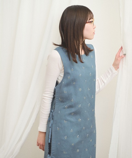 fig Ｌondon（フィグロンドン）の「Buttercup apron dress（ワンピース・レディース・ブルー/ホワイト・FREE）」の18枚目の写真