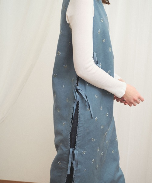 fig Ｌondon（フィグロンドン）の「Buttercup apron dress（ワンピース・レディース・ブルー/ホワイト・FREE）」の22枚目の写真