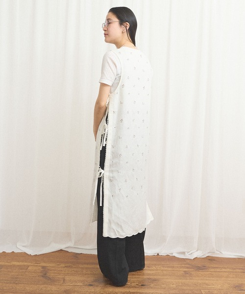 fig Ｌondon（フィグロンドン）の「Buttercup apron dress（ワンピース・レディース・ブルー/ホワイト・FREE）」の6枚目の写真