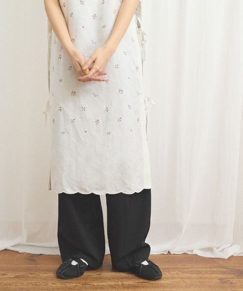 fig Ｌondon（フィグロンドン）の「Buttercup apron dress（ワンピース・レディース・ブルー/ホワイト・FREE）」の16枚目の写真