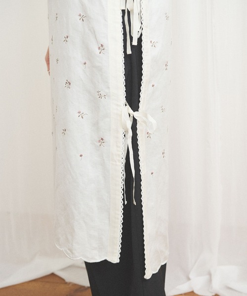fig London(フィグロンドン)の「_Buttercup apron dress(ワンピース・レディース・ブルー/ホワイト・FREE)」の16枚目の写真