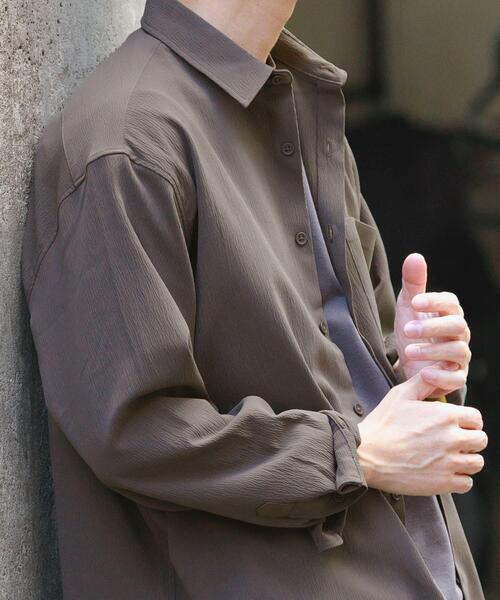 ITEMS URBANRESEARCH(アイテムズ アーバンリサーチ)の「ヨウリュウレギュラーカラー長袖シャツ(シャツ/ブラウス・メンズ・ネイビー/ダークグレー/オリーブ/ブラック・LARGE/MEDIUM)」の20枚目の写真