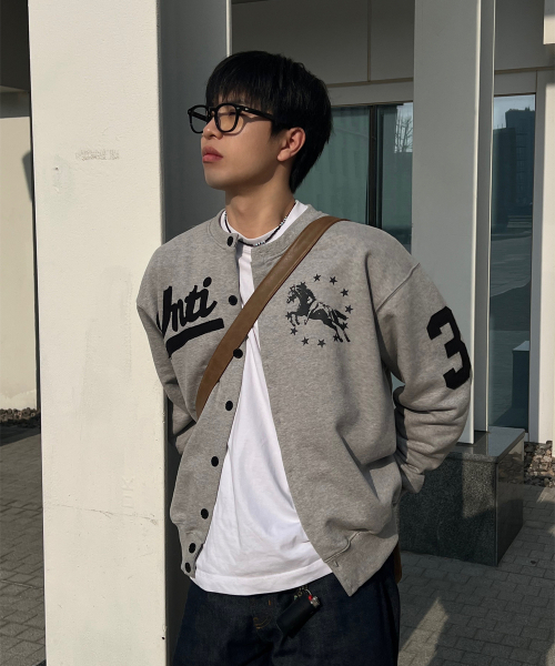 UNTITLED SEOUL(アンタイトル ソウル)の「ユニコーンバスティエンブレムスウェットジャケットグレー(カーディガン/ボレロ・レディース・その他・MEDIUM/LARGE)」の4枚目の写真