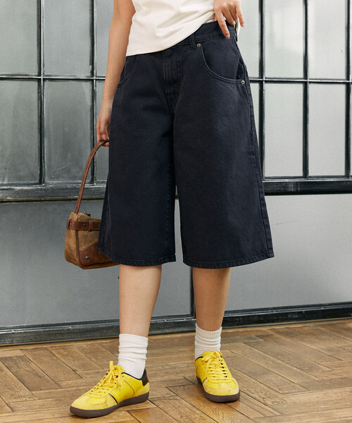 Levi's(リーバイス)の「LEVI'S/リーバイス SUPER BAGGY JORT 限定展開(デニムパンツ・レディース・ブルー/ブラック・27/26/25)」の12枚目の写真
