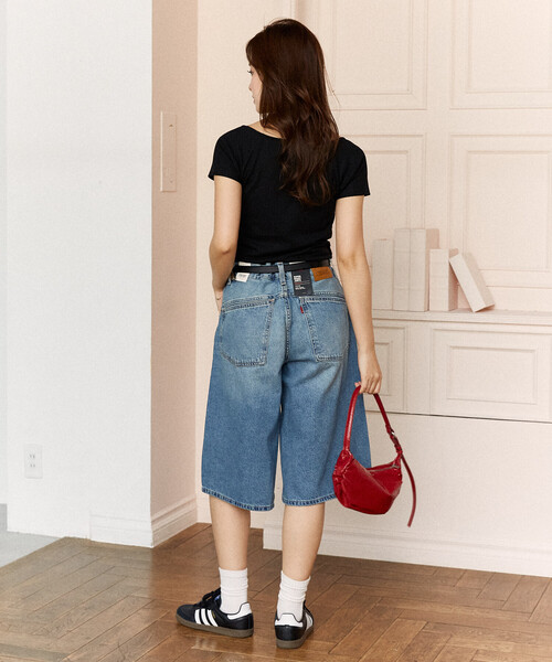 Levi's(リーバイス)の「LEVI'S/リーバイス SUPER BAGGY JORT 限定展開(デニムパンツ・レディース・ブルー/ブラック・27/26/25)」の22枚目の写真