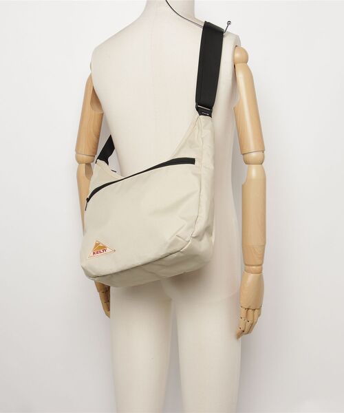 KELTY（ケルティ）の「ケルティ  ES CURVE SHOULDER M（ショルダーバッグ・メンズ・その他・ONE SIZE）」の2枚目の写真