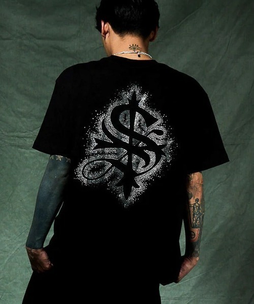 SUPPLIER(サプライヤー)の「A'GEM/9 × .kom 『SUPPLIER/サプライヤー』 Spray Cross Rhinestone Tee/スプレークロスラインストーンTシャツ(Tシャツ/カットソー・メンズ・ブラック/ホワイト・L/M)」の1枚目の写真