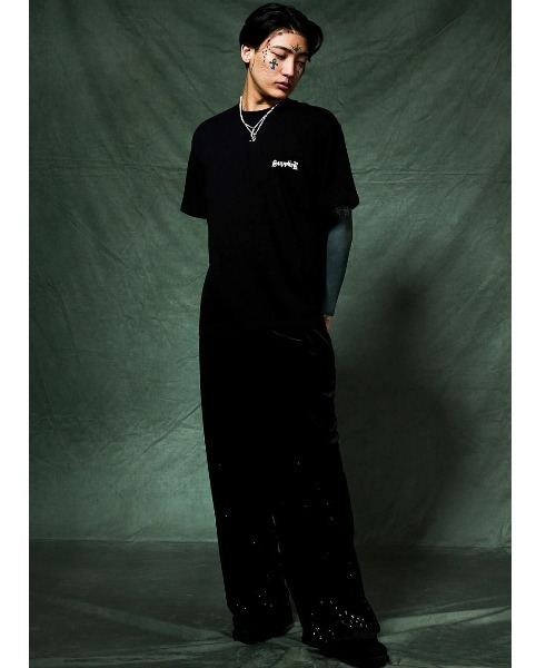SUPPLIER(サプライヤー)の「A'GEM/9 × .kom 『SUPPLIER/サプライヤー』 Spray Cross Rhinestone Tee/スプレークロスラインストーンTシャツ(Tシャツ/カットソー・メンズ・ブラック/ホワイト・L/M)」の6枚目の写真