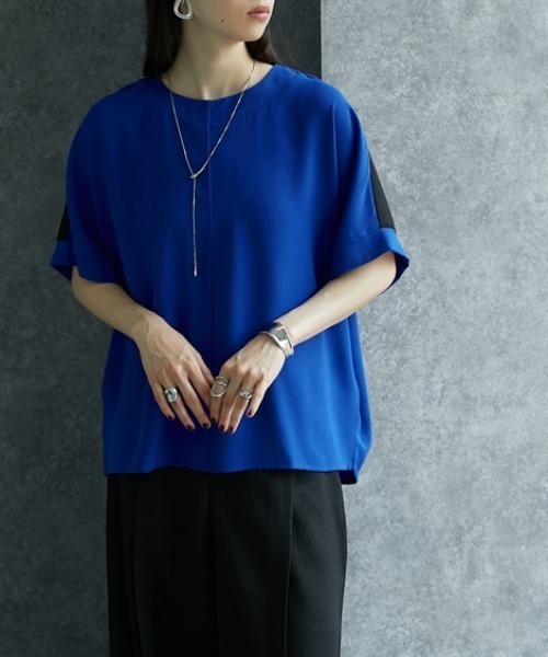 Soiunique（スワユニーク）の「異素材切替後ろジップアップドルマントップス［Soiunique］（Tシャツ/カットソー・レディース・ブラック×ブルー/ブラック×グレー・FREE）」の20枚目の写真