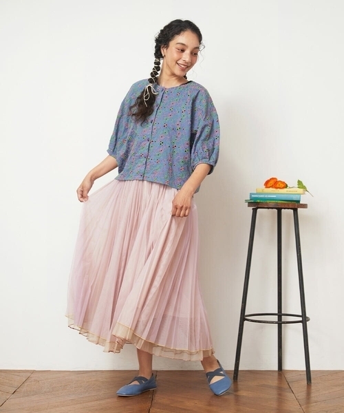 Jocomomola(ホコモモラ)の「Semilla フラワー総刺繍ブラウス(シャツ/ブラウス・レディース・アイボリー/ブルー・40)」の8枚目の写真