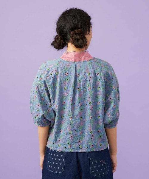 Jocomomola(ホコモモラ)の「Semilla フラワー総刺繍ブラウス(シャツ/ブラウス・レディース・アイボリー/ブルー・40)」の14枚目の写真
