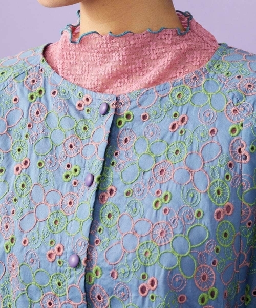 Jocomomola(ホコモモラ)の「Semilla フラワー総刺繍ブラウス(シャツ/ブラウス・レディース・アイボリー/ブルー・40)」の15枚目の写真