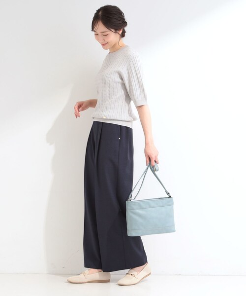 SHOO・LA・RUE（シューラルー）の「ヨコナガポケットショルダーバッグ（ショルダーバッグ・レディース・ライトベージュ/ブラック/ブルー・00）」の8枚目の写真