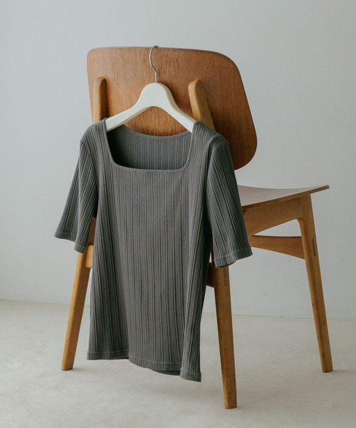 Andemiu(アンデミュウ)の「リブTシャツ659231(Tシャツ/カットソー・レディース・チャコールグレー/オフホワイト/ブラック・FREE)」の3枚目の写真
