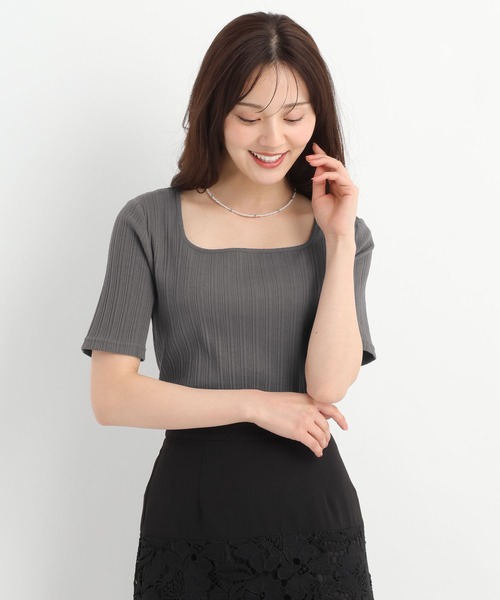 Andemiu(アンデミュウ)の「リブTシャツ659231(Tシャツ/カットソー・レディース・チャコールグレー/オフホワイト/ブラック・FREE)」の4枚目の写真