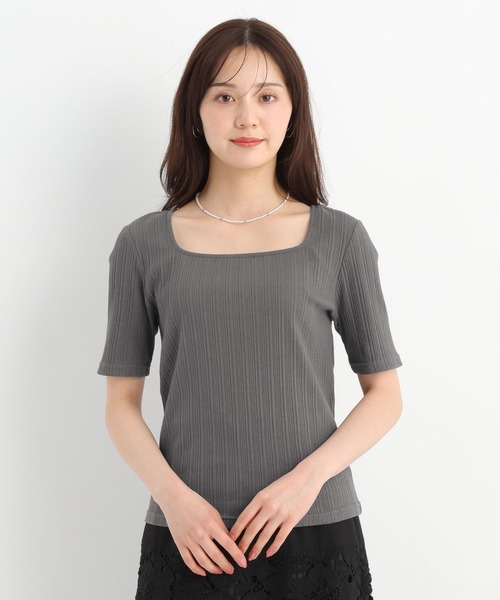 Andemiu(アンデミュウ)の「リブTシャツ659231(Tシャツ/カットソー・レディース・チャコールグレー/オフホワイト/ブラック・FREE)」の5枚目の写真