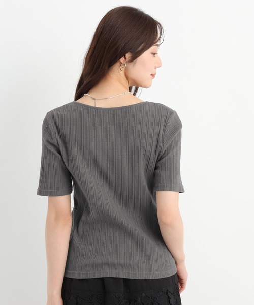 Andemiu(アンデミュウ)の「リブTシャツ659231(Tシャツ/カットソー・レディース・チャコールグレー/オフホワイト/ブラック・FREE)」の7枚目の写真