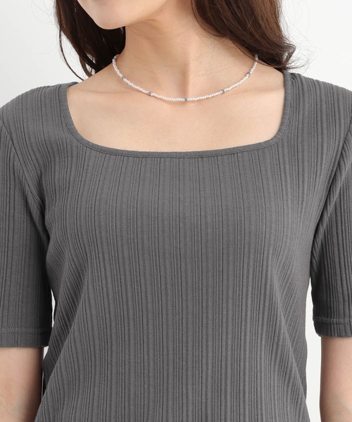 Andemiu(アンデミュウ)の「リブTシャツ659231(Tシャツ/カットソー・レディース・チャコールグレー/オフホワイト/ブラック・FREE)」の8枚目の写真