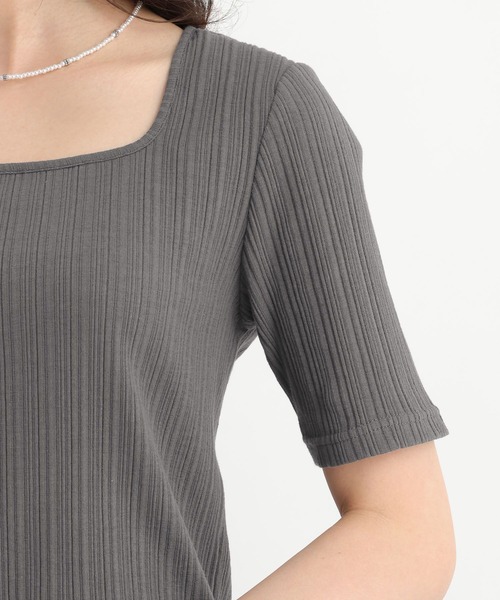 Andemiu(アンデミュウ)の「リブTシャツ659231(Tシャツ/カットソー・レディース・チャコールグレー/オフホワイト/ブラック・FREE)」の9枚目の写真