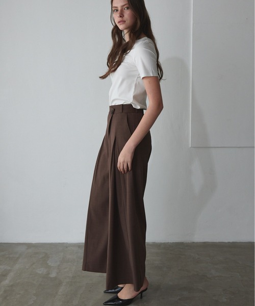 ORGUE(オルグ)の「Cross tuck pants/クロスタックパンツ(スラックス・レディース・ベージュ/ブラウン/グレー・SMALL/MEDIUM)」の5枚目の写真