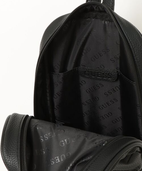Guess(ゲス)の「RIORSON Sling Bag ボディバッグ メンズバッグ(ボディバッグ/ウエストポーチ・メンズ・ダークグレー・ONE SIZE)」の3枚目の写真