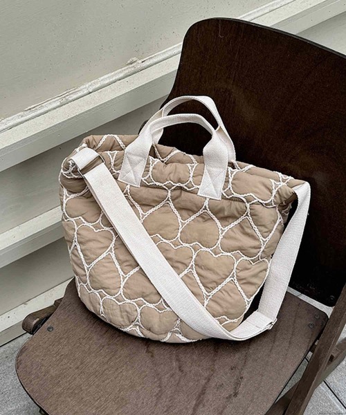 TONE SELECT GOODS(トーンセレクトグッズ)の「Liaa/ハート キルティング ショルダーバッグ A18793(ショルダーバッグ・レディース・ベージュ・FREE)」の1枚目の写真