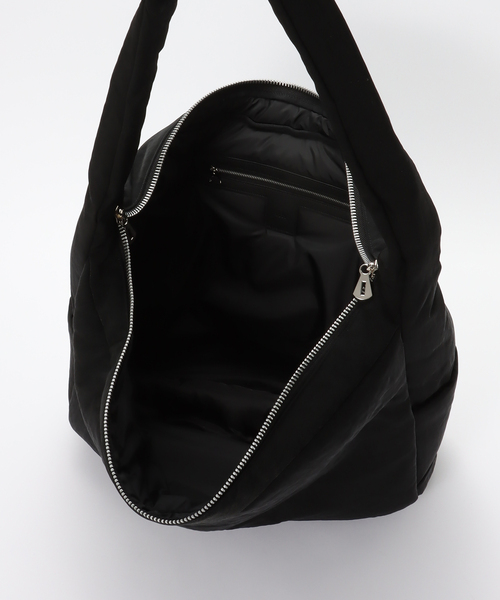 ITTI(イッチ)の「ITTI / イッチ ANNIE PUFFER BIG MOON BAG(ショルダーバッグ・メンズ・ブラック・FREE)」の5枚目の写真