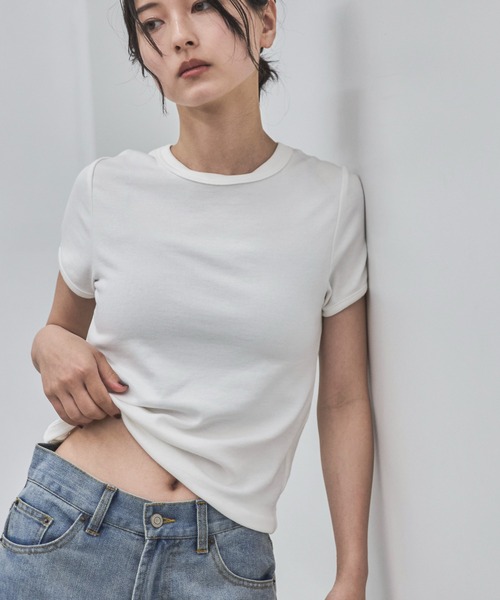 feepur(フェピュール)の「ソフトタッチコンパクトTee(Tシャツ/カットソー・レディース・ブラック/オフホワイト/ピンク/オートミール/イエロー・MEDIUM)」の2枚目の写真