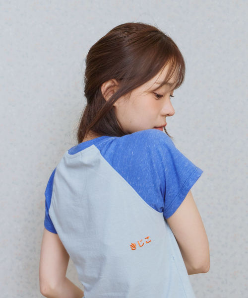 KIJIKO(キジコ)の「ke403. Back Logo Raglan Tee Blue(Tシャツ/カットソー・レディース・ブルー・FREE)」の5枚目の写真