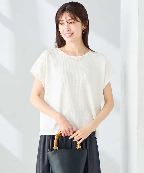 a.v.v(アーヴェヴェ)の「ぽこぽこトップス(Tシャツ/カットソー・レディース・アイボリー/ブラック/ブルー・38/40/36)」の2枚目の写真