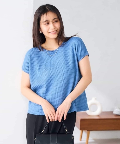a.v.v(アーヴェヴェ)の「ぽこぽこトップス(Tシャツ/カットソー・レディース・アイボリー/ブラック/ブルー・38/40/36)」の5枚目の写真