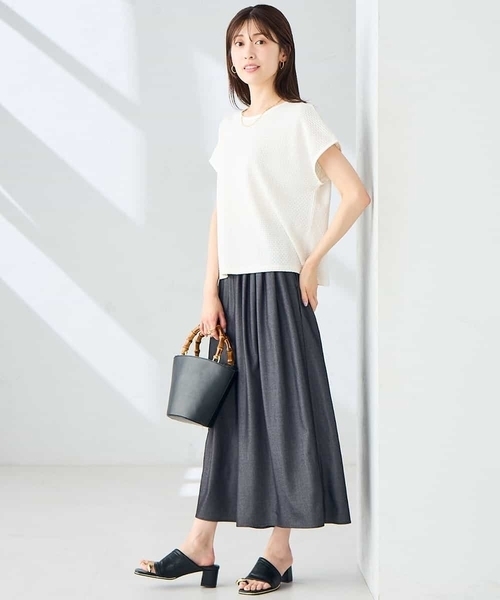 a.v.v(アーヴェヴェ)の「ぽこぽこトップス(Tシャツ/カットソー・レディース・アイボリー/ブラック/ブルー・38/40/36)」の11枚目の写真