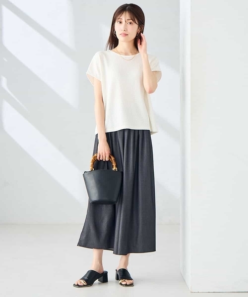 a.v.v(アーヴェヴェ)の「ぽこぽこトップス(Tシャツ/カットソー・レディース・アイボリー/ブラック/ブルー・38/40/36)」の12枚目の写真