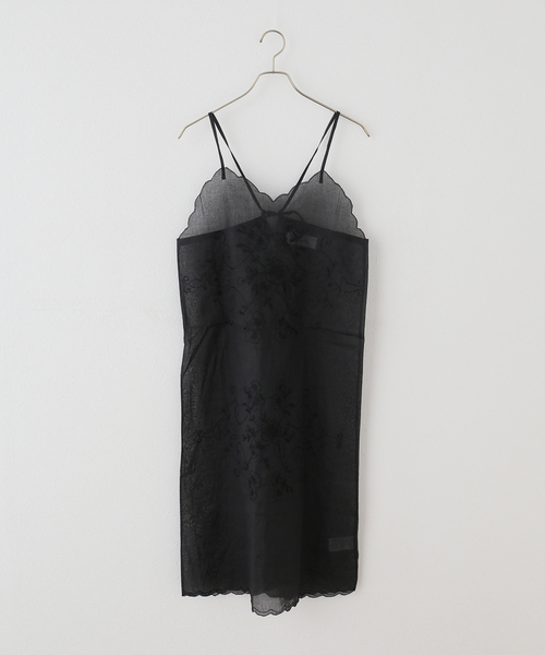 sara mallika(サラ マリカ)の「【SARA MALLIKA/サラマリカ】Organza Arai Embroidery Cami Dress(ワンピース・レディース・ブラック/ホワイト・FREE)」の1枚目の写真