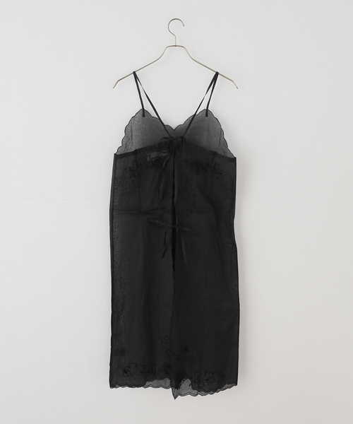sara mallika(サラ マリカ)の「【SARA MALLIKA/サラマリカ】Organza Arai Embroidery Cami Dress(ワンピース・レディース・ブラック/ホワイト・FREE)」の3枚目の写真