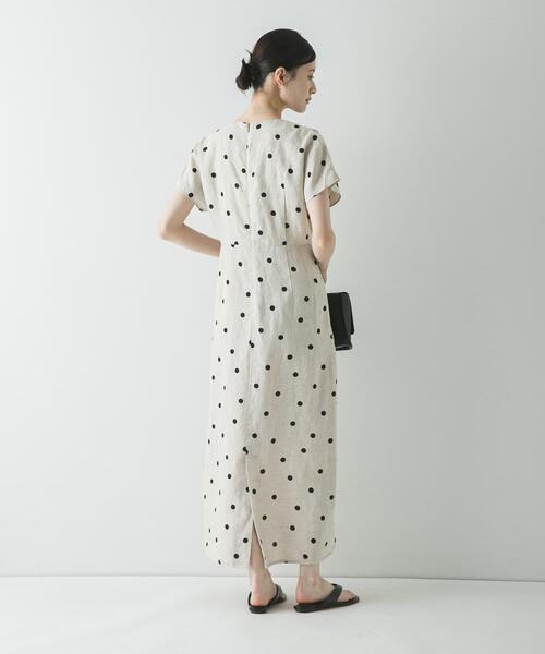 URBAN RESEARCH(アーバンリサーチ)の「フレンチスリーブリネンワンピース(ワンピース・レディース・ベージュ/ベージュ系その他/ブラック・36/38)」の21枚目の写真