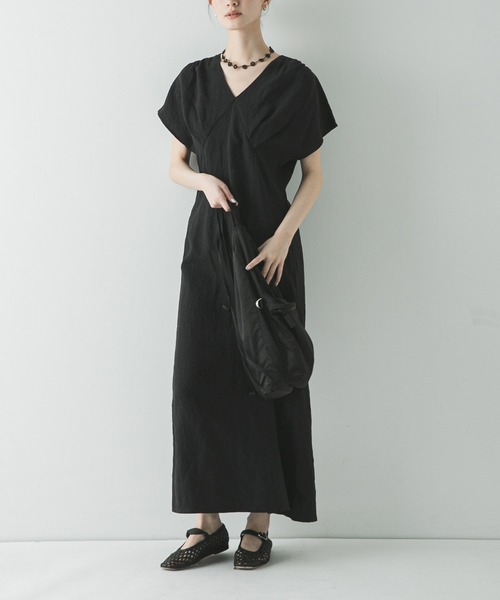 URBAN RESEARCH(アーバンリサーチ)の「フレンチスリーブリネンワンピース(ワンピース・レディース・ベージュ/ベージュ系その他/ブラック・36/38)」の5枚目の写真