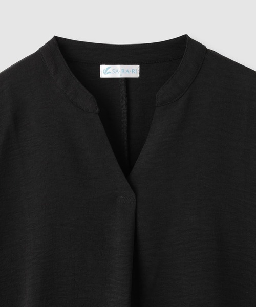 NAVY(ネイビー)の「【SARARI /サラリ】冷感 シフォン使い スキッパーネック シボ生地 UVカット DRY プルオーバー(Tシャツ/カットソー・レディース・ブラック/ターコイズブルー/グレイッシュベージュ/オフホワイト・L/M)」の5枚目の写真