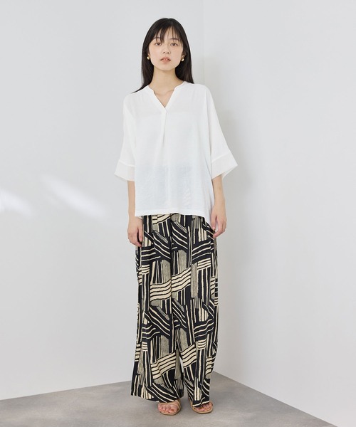 NAVY(ネイビー)の「【SARARI /サラリ】冷感 シフォン使い スキッパーネック シボ生地 UVカット DRY プルオーバー(Tシャツ/カットソー・レディース・ブラック/ターコイズブルー/グレイッシュベージュ/オフホワイト・L/M)」の21枚目の写真