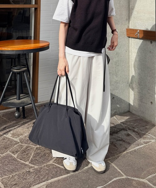 ISOOK（アイスー）の「マルチポケットナイロンビッグトートバッグ(eri. select) / ショルダーバッグ 旅行バッグ マザーズバッグ 通勤 通学 A4（ハンドバッグ・レディース・ブラック・FREE）」の2枚目の写真