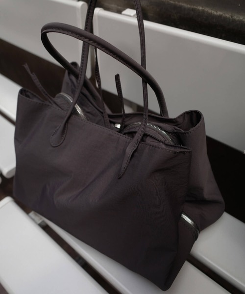 ISOOK（アイスー）の「マルチポケットナイロンビッグトートバッグ(eri. select) / ショルダーバッグ 旅行バッグ マザーズバッグ 通勤 通学 A4（ハンドバッグ・レディース・ブラック・FREE）」の3枚目の写真