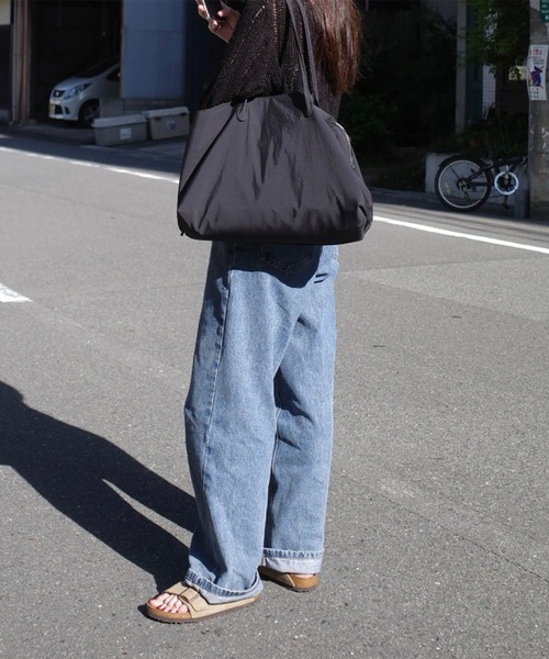 ISOOK（アイスー）の「マルチポケットナイロンビッグトートバッグ(eri. select) / ショルダーバッグ 旅行バッグ マザーズバッグ 通勤 通学 A4（ハンドバッグ・レディース・ブラック・FREE）」の8枚目の写真