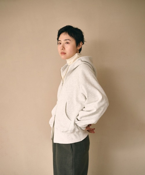 kha:ki（カーキ）の「「KHA:KI / カーキ」ZIP UP HOODIE（Tシャツ/カットソー・レディース・ピンク/ブラウン/アッシュグレー/ブラック・1/2）」の13枚目の写真