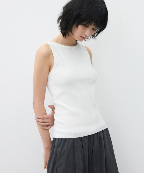 SUARE WOMEN(スアレウーマン)の「(ウィメンズ)コットンクロススリーブレスニットホワイト(Tシャツ/カットソー・レディース・ホワイト・SMALL/MEDIUM)」の1枚目の写真