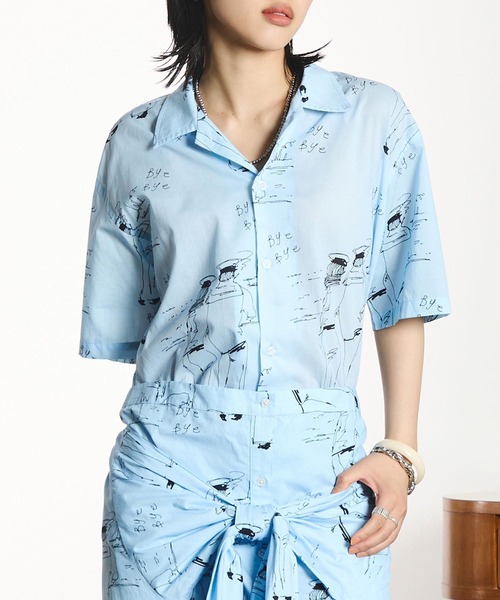 INDIA IS BEAUTIFUL（インディアイズビューティフル）の「【ROSE BUD別注】INDIA IS BEAUTIFUL/SHORT-SLEEVE PRINTED SHIRT（シャツ/ブラウス・レディース・ブラック/ブルー・ONE SIZE）」の2枚目の写真